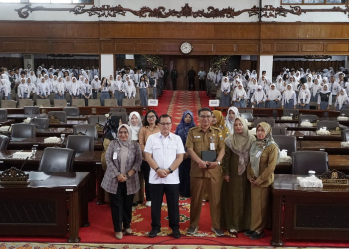 Terima Kunjungan Belajar Siswa SMA N 4 Kota Jambi, Ahmad Fauzi Jelaskan Tugas dan Kewenangan DPRD