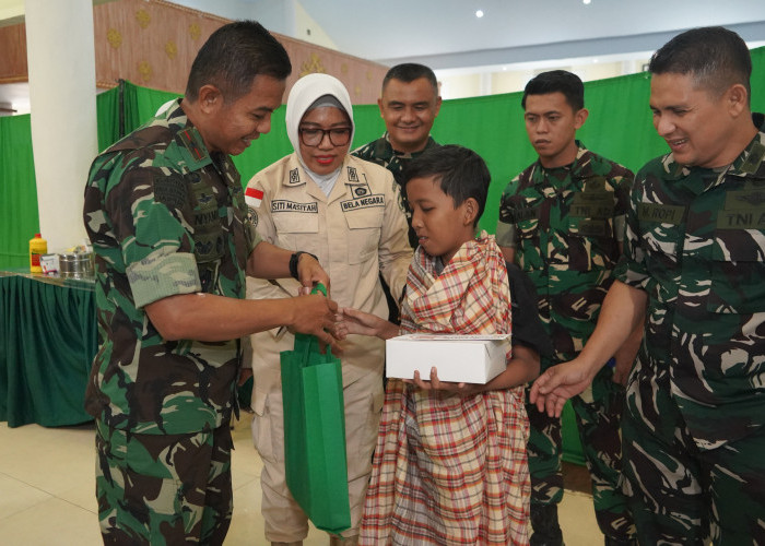 Sambut HUT Ke-81 TNI, Korem 042/Gapu Gelar Donor Darah, Sunatan Massal dan Pengobatan Gratis