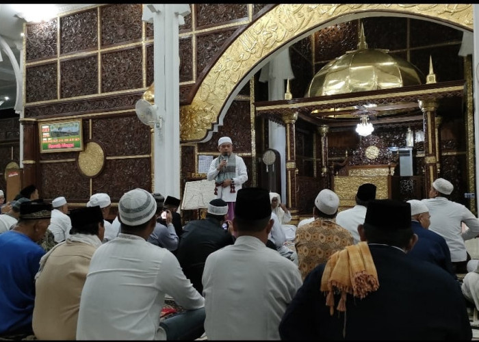 Gubernur Al Haris Imbau Masyarakat Hormati Ramadan, Perbanyak Ibadah