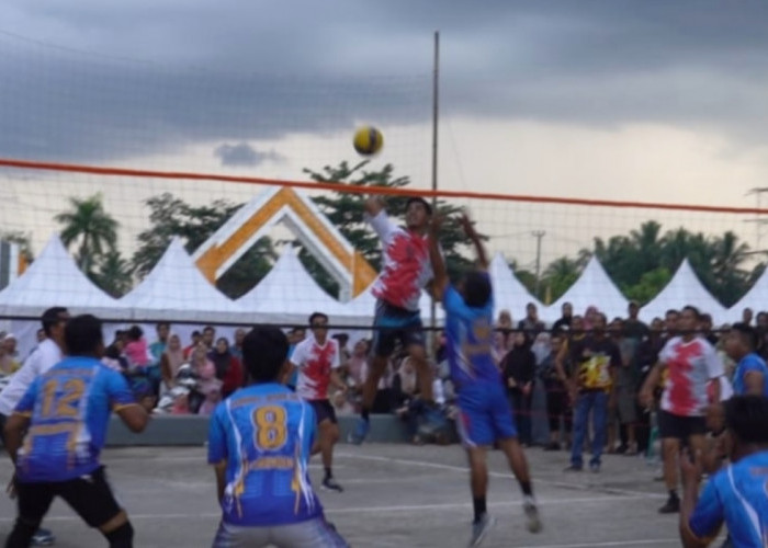 Final Sengit Dibawah Guyuran Hujan, Drama Lima Set, PDAM Raih Gelar Juara