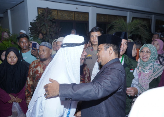 Wako Fasha- Wawako Maulana Sambut Kepulangan Jemaah Haji Kota Jambi