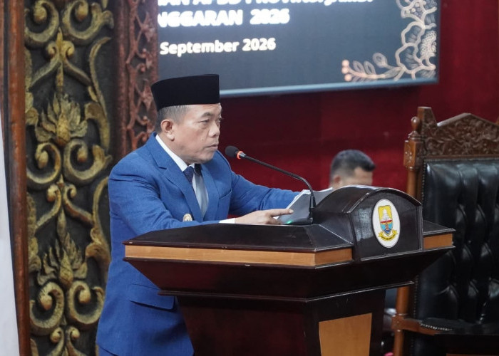 Gubernur Al Haris Sampaikan Tanggapan Pemerintah atas Pandangan Umum Fraksi 