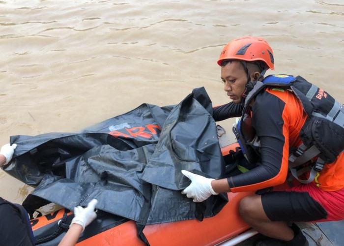 Tim SAR Temukan Korban Tenggelam di Sungai Batang Asai