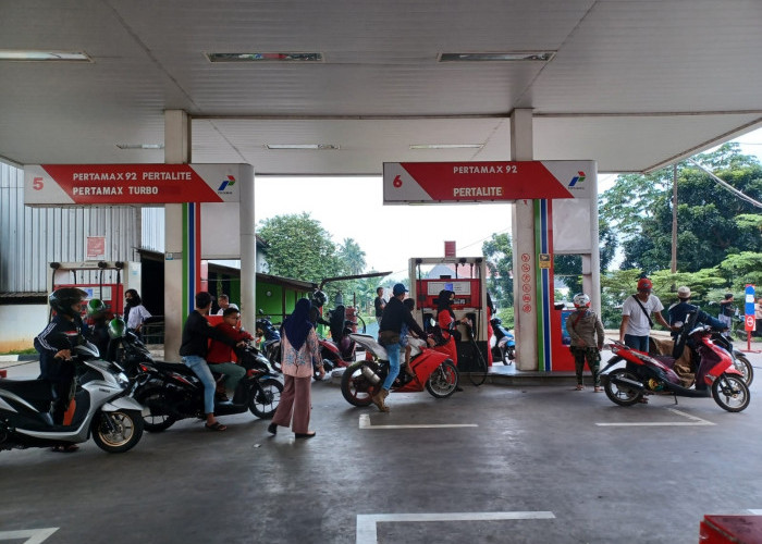 BBM Kembali Turun Rp 800 Per Liter, Cek Harga Baru Pertamax-Pertalite di SPBU Se Indonesia Per 11 Juli 2023