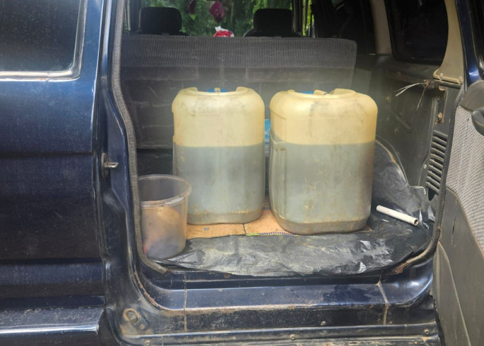 Unit Tipidter Polres Batang Hari Tangkap Pelangsir Minyak di SPBU Rantau Puri 