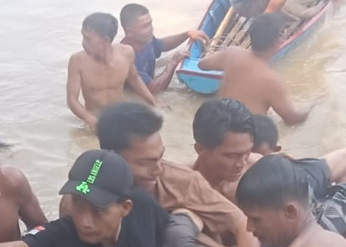 Perahu Karam Saat Mancing, Tiga Orang Pemuda di Tebo Tewas Tenggelam Di Sungai Batanghari