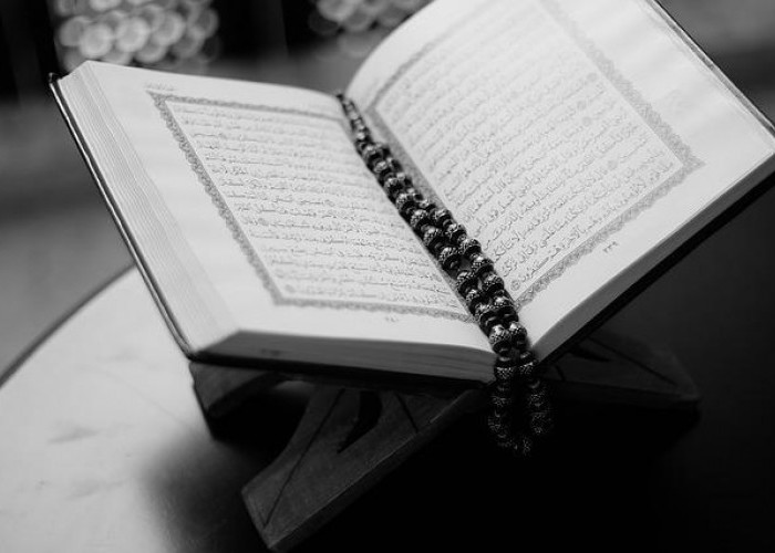  Rutin Membaca Surat Al Waqiah Ini Beberapa Manfaatnya, Berikut Bacaan Surat Al Waqiah Lengkap dengan Artinya