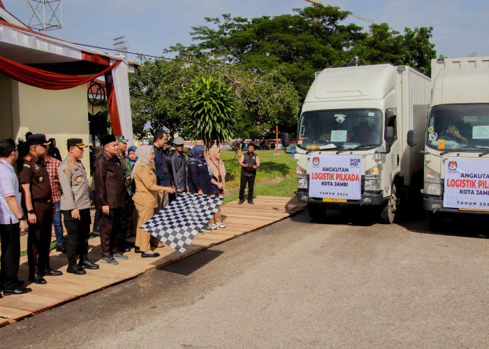 Sukseskan Pilkada 2024: Pj Wali Kota Jambi Lepas Distribusi Logistik 