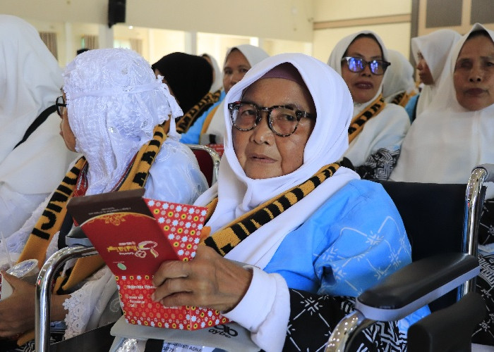 Jemaah Haji Kerinci Kloter BTH 19 Tiba di Asrama Jambi, Diminta Fokus Ibadah dan Jaga Kesehatan