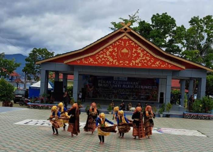 Berbagai Budaya Asli Kerinci Ditampilkan Pelajar 