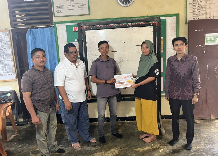 Wujud  Kepedulian Sesama, PTPN IV Regional IV Salurkan Bantuan untuk Pengobatan Putri Karyawan Pemanen