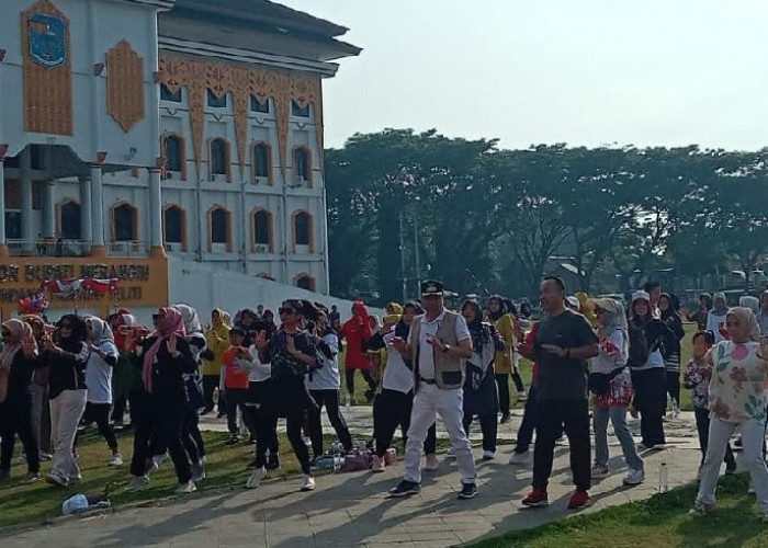 Keren! H Mukti Jadi ‘Bintang’ Pada Senam Sehat Merdeka