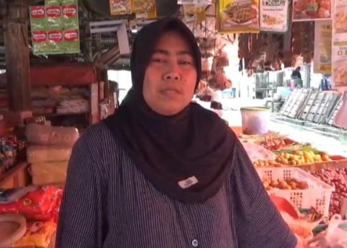 Harga Cabai dan Daging Ayam Melonjak Naik