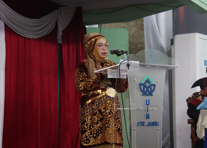 UIN STS Jambi Kukuhkan Prof. Dr. Dra. Illyyanti, M.Ag sebagai Guru Besar Peradilan Agama 