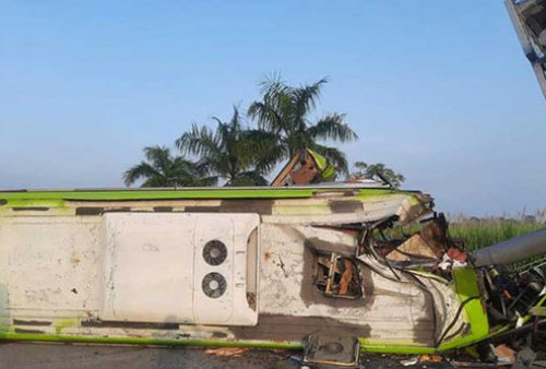 Kecelakaan Bus Pariwisata di Tol Sumo, 11 Orang Tewas