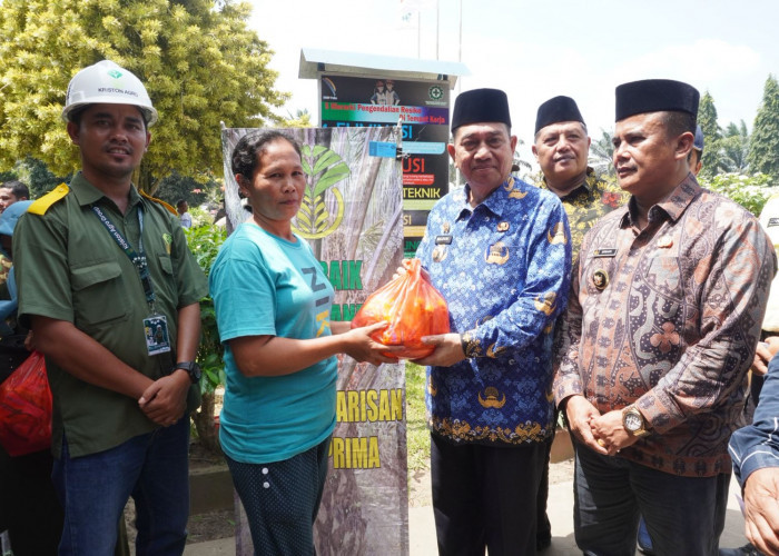 Bantu Masyarakat, PT Bukit Barisan Indah Prima Salurkan 350 Paket Sembako