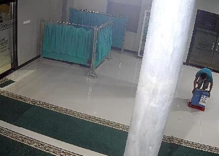 Aksinya Dipergoki Warga, Pelaku Pencurian Uang Kotak Amal Masjid Baiturrahman Kabur 