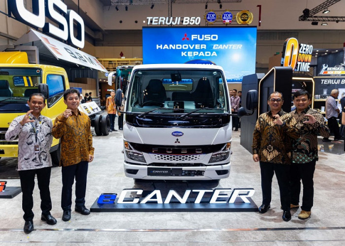 Mitsubishi Fuso Serahkan eCanter ke Fastana Logistik untuk Perkuat Ekosistem Truk Listrik