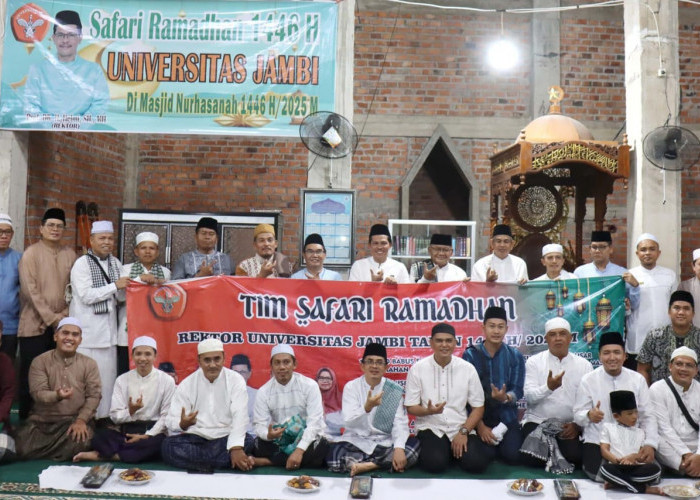 Rektor UNJA Pimpin Safari Ramadan Pertama di Masjid Nurhasanah