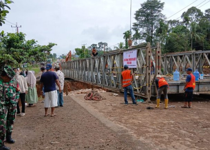 Terkendala Cuaca, Pekerjaan Jembatan Bailey Batas Jambi - Sumbar Molor