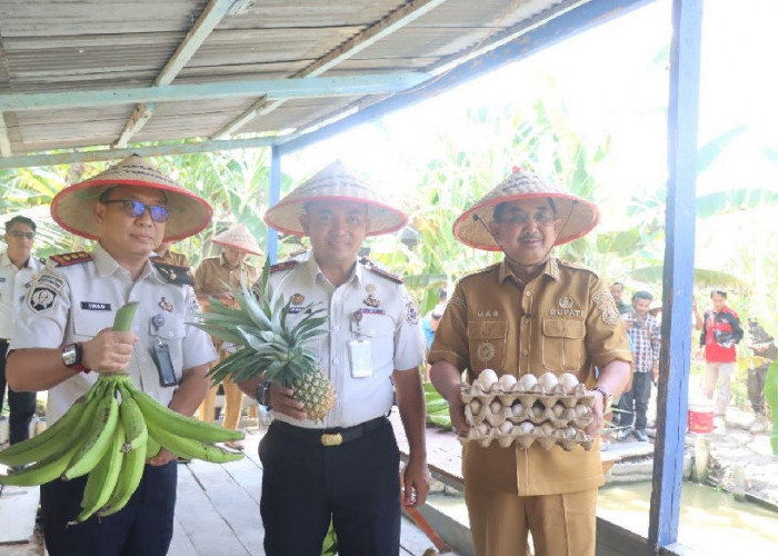 Turun ke Bram Itam, Bupati Anwar Sadat Serahkan Kunci Bedah Rumah untuk Warga Prasejahtera