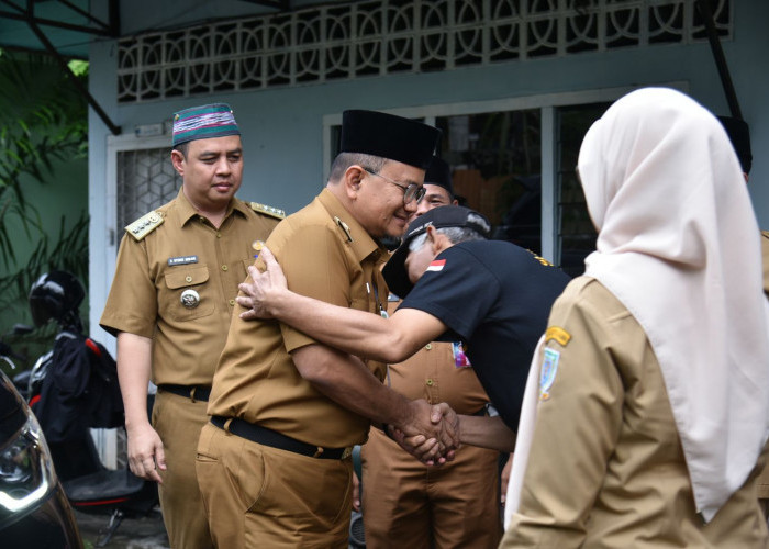 Ketua RT Gugur Dalam Tugas, Wali Kota Maulana Sampaikan Duka dan Salurkan Santunan Kematian