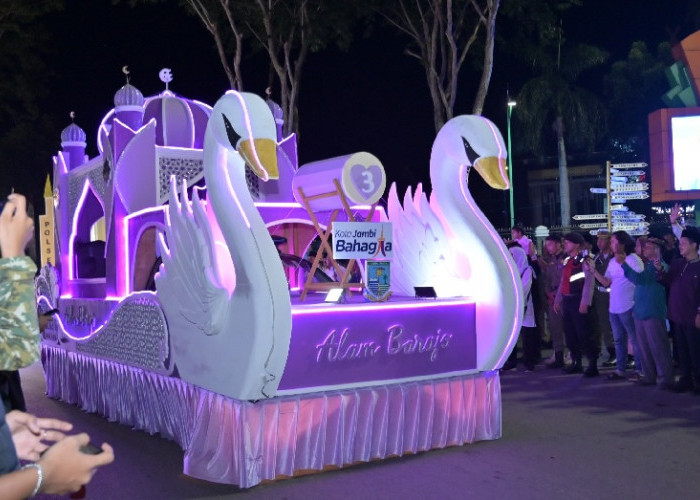 Gema Takbir Menggelegar! Ribuan Warga Tumpah Ruah di Jantung Kota Jambi