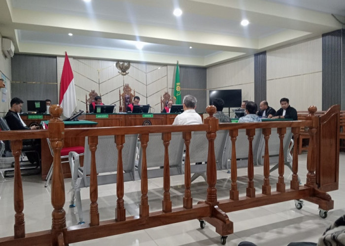 Eksepsi Tiga Terdakwa Korupsi Tirta Mayang Ditolak, Sidang Berlanjut ke Tahap Pembuktian
