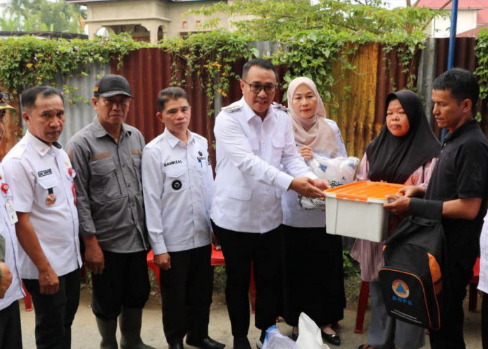 Kebakaran Koto Dian, Wako Alfin Turun Langsung Bantu Korban