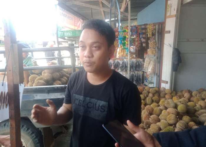 Seorang Pedagang Durian Menjadi Korban Penipuan 