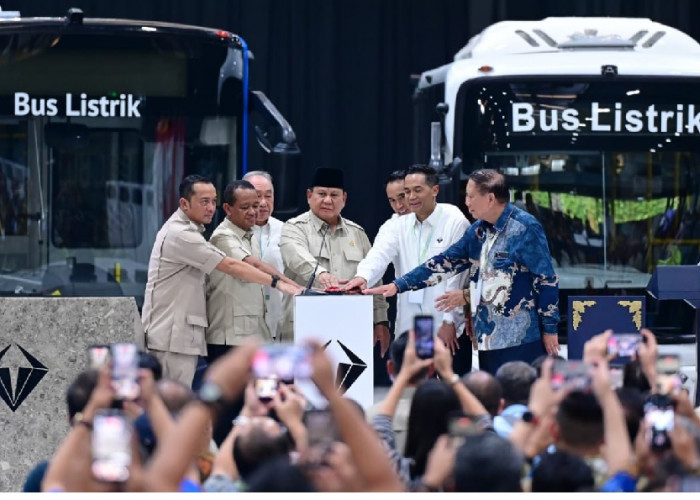 Presiden Prabowo Targetkan Produksi Massal Sedan Listrik pada 2028