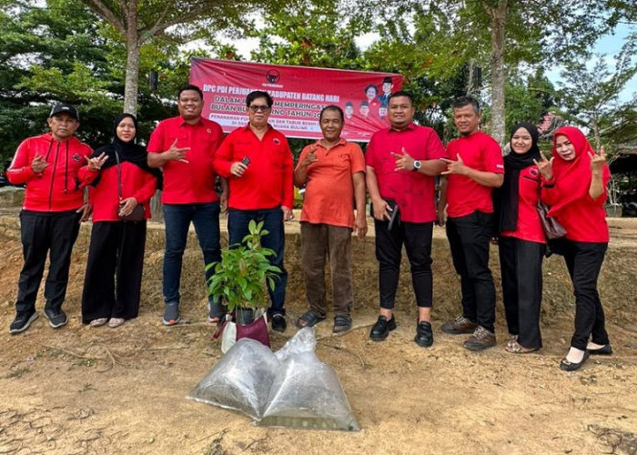 Peringati Bulan Bung Karno, DPC PDI Perjuangan Batang Hari Gelar Aksi Rawat Bumi di Danau Letang