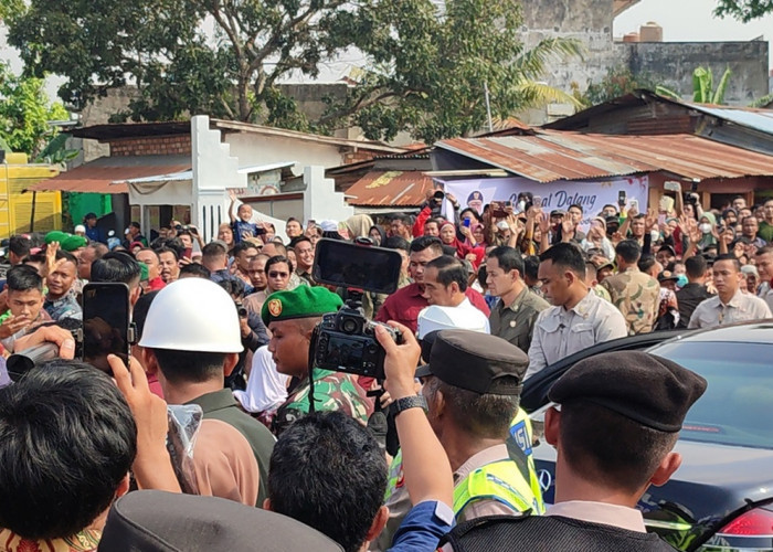 Pedagang Pasar Sekip Palembang Berteriak Histeris Bertemu Jokowi