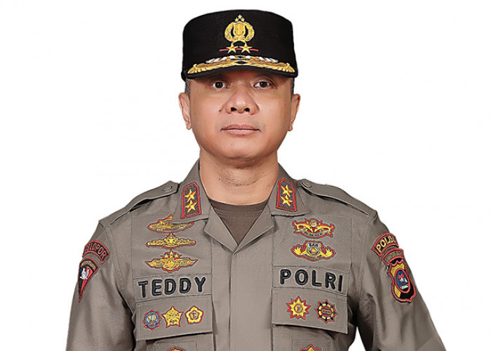 Teddy Minahasa Menjual Barang Bukti Sabu Seberat 5 Kg Hasil Sitaan Polres Bukittinggi pada Mei 2022 Lalu