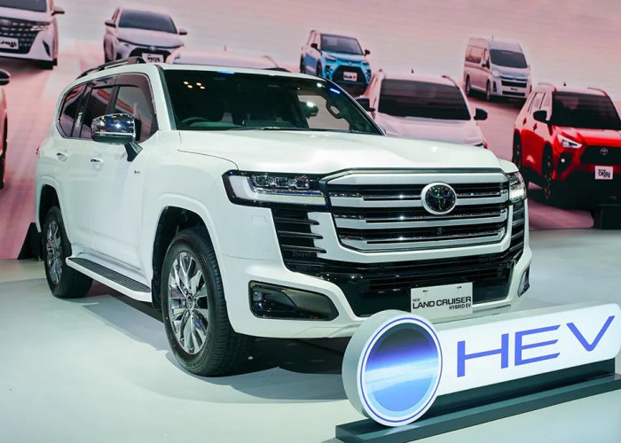 Mengusung Mesin Elektrifikasi, Ini Spesifikasi dan Harga Toyota New Land Cruiser 300 Hybrid EV