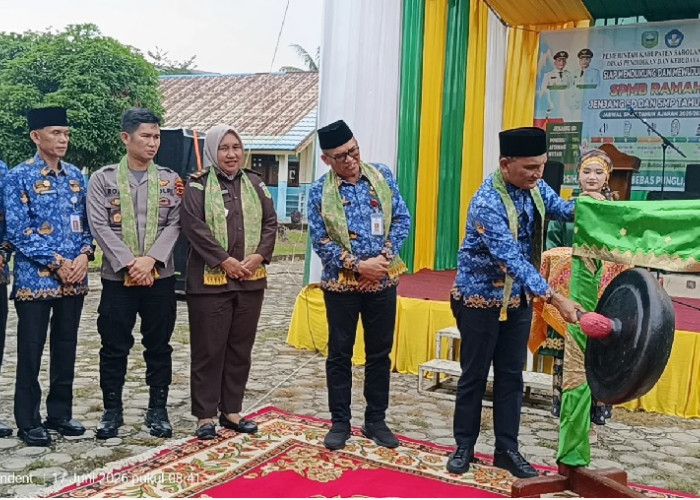 Bupati Hurmin Luncurkan SPMB Ramah Tahun Ajaran Baru