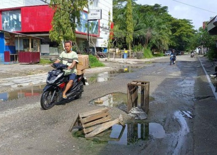  Jalan Dalam Kota Bungo Berlubang, Warga Berharap Cepat Diatasi