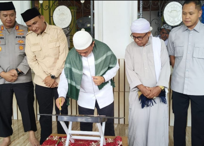 Senyum Warga Batang Asai Sambut Jalan Baru, Gubernur Al Haris Resmikan Akses Impian 88 KM