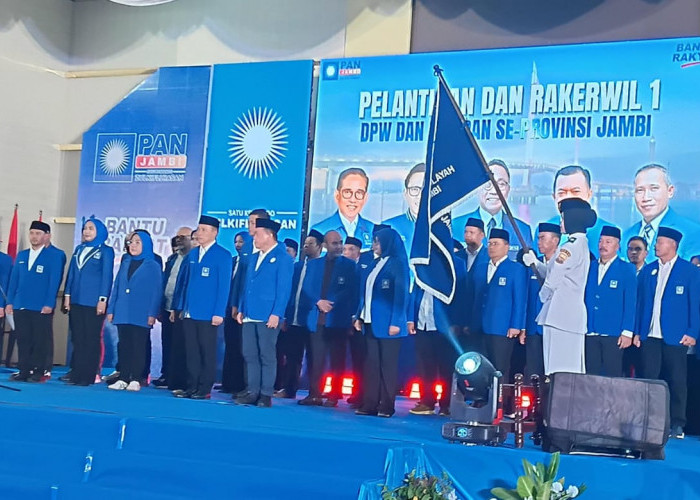 Pengurus PAN Jambi Resmi Dilantik, Zulhas Ajak Ciptakan Sejarah di Pemilu 2029