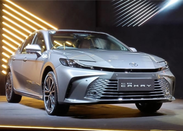 Membandingkan Prius Bekas vs Camry Hybrid Bekas, Mana yang Paling Pas untuk Anda?