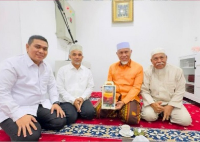 Jalin Sinergi dengan Gubernur Sumbar, PTPN IV Regional IV Awali Langkah Strategis Lewat Subuh Berjamaah