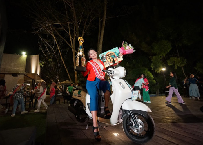 Jessica Menangis Haru Saat Dinobatkan sebagai Duta Fazzio Provinsi Jambi 2022 dengan Hadiah Motor Yamaha