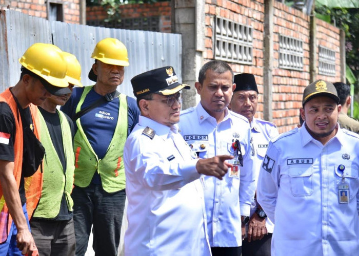 Turun Lapangan, Wali Kota Maulana Optimis Perbaikan Infrastruktur Bertahap Untuk Masyarakat Bahagia