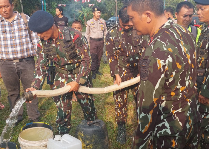 Atasi Kesulitan Warga Saat Kemarau, Satbrimobda Jambi Salurkan Bantuan Air Bersih 