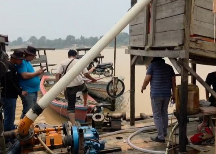 PETI di Sungai Batanghari Dibidik Polisi, Pekerja Kabur Tinggalkan 10 Perahu Ketek
