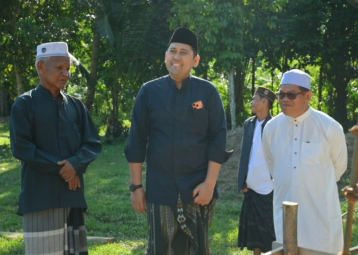 Iduladha 1447 H, Bupati M. Syukur Salurkan Enam Ekor Sapi Kurban