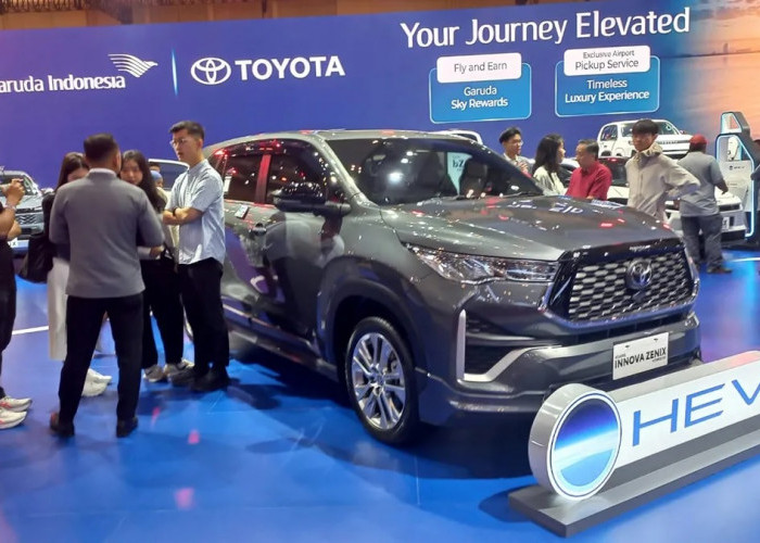 Innova Zenix Hybrid EV Menjadi Tulang Punggung Penjualan Toyota di GIIAS 2026