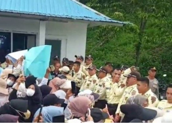 Ratusan Warga Lubuk Paku Demo di PLTA Batang Merangin, Ini Tuntutannya