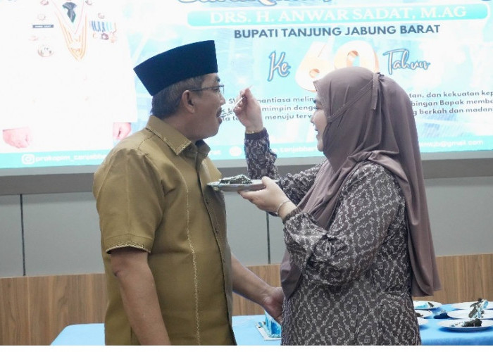 Bupati Anwar Sadat Santuni 100 Anak Yatim di Momen Milad ke-60