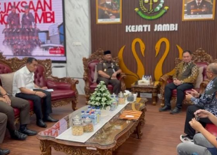 Perkuat Sinergi Pembangunan Daerah, Kajati Jambi Terima Kunjungan GM PLN UIP Sumbagteng dan UID S2JB